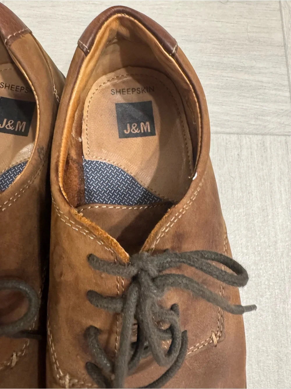 Johnston & Murphy McGuffey Brown Leather w/ Sheepskin Lining & Derby Toe Design